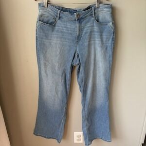 J.Jill Barely Flare light-wash stretch denim jeans Size 18 - 29" Inseam